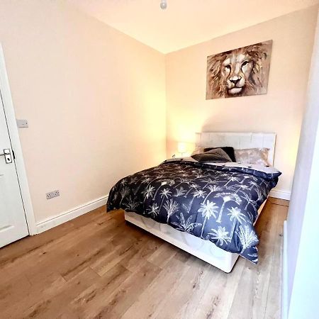 Ferienwohnung Relax Dotcom Manchester Exterior foto