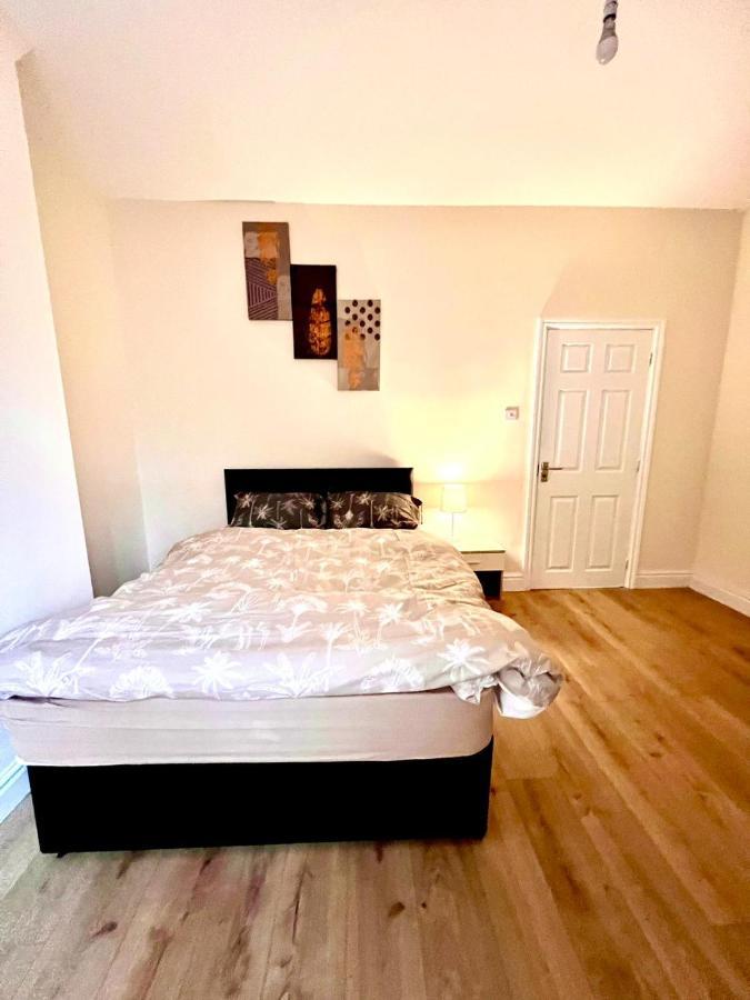 Ferienwohnung Relax Dotcom Manchester Exterior foto