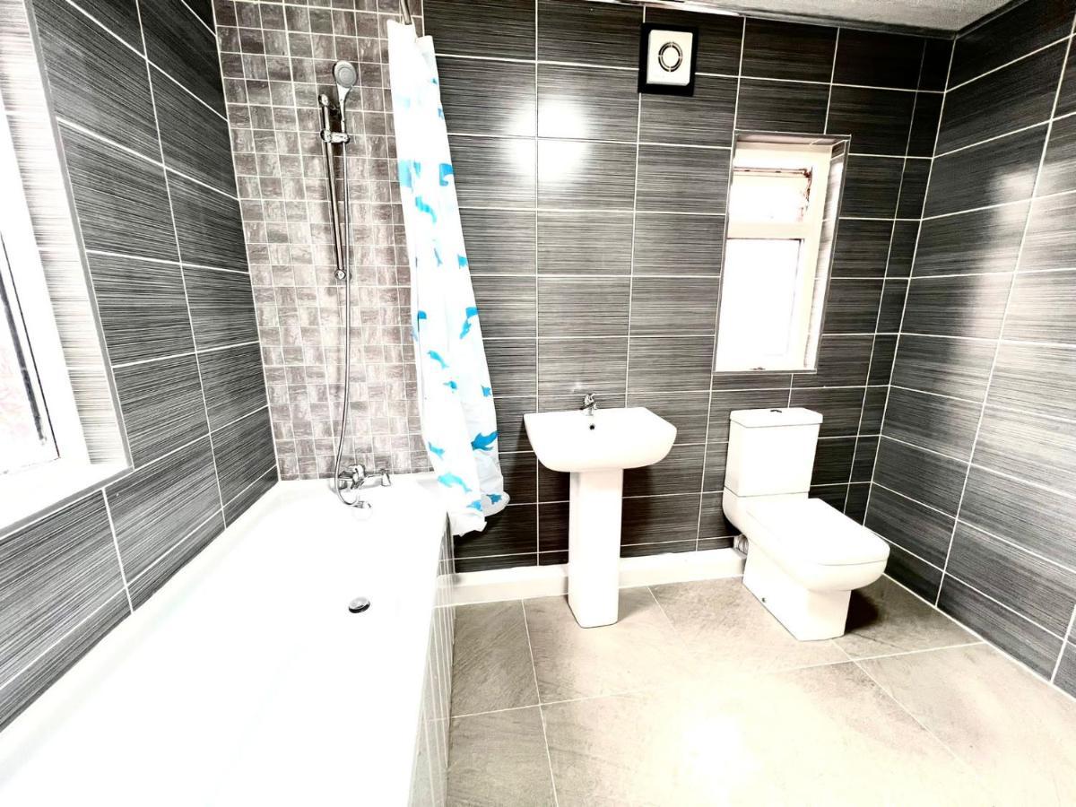 Ferienwohnung Relax Dotcom Manchester Exterior foto